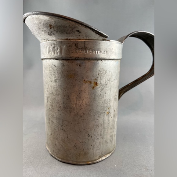 Elite Metal Produsts Other - Vintage Aluminum Quart Jug Pitcher made by Elite Metal Products Ltd.